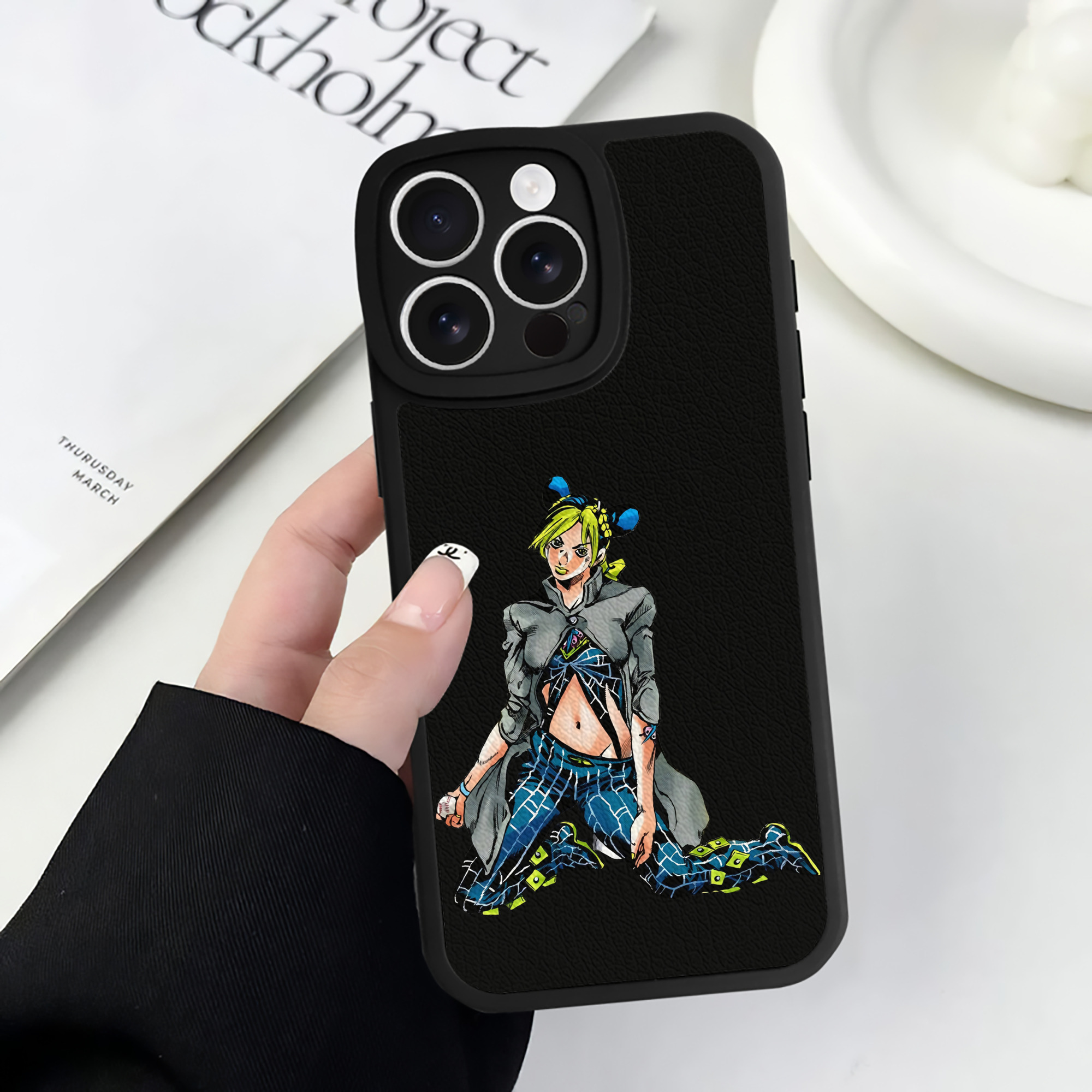 （画像用） "ジョジョの奇妙な冒険 くうじょう ジョリーン JoJo's Bizarre Adventure Jolyne Cujoh " 【iPhone 16シリーズ対応】シリコンスマホケース（レザー調） 材質：シリコン